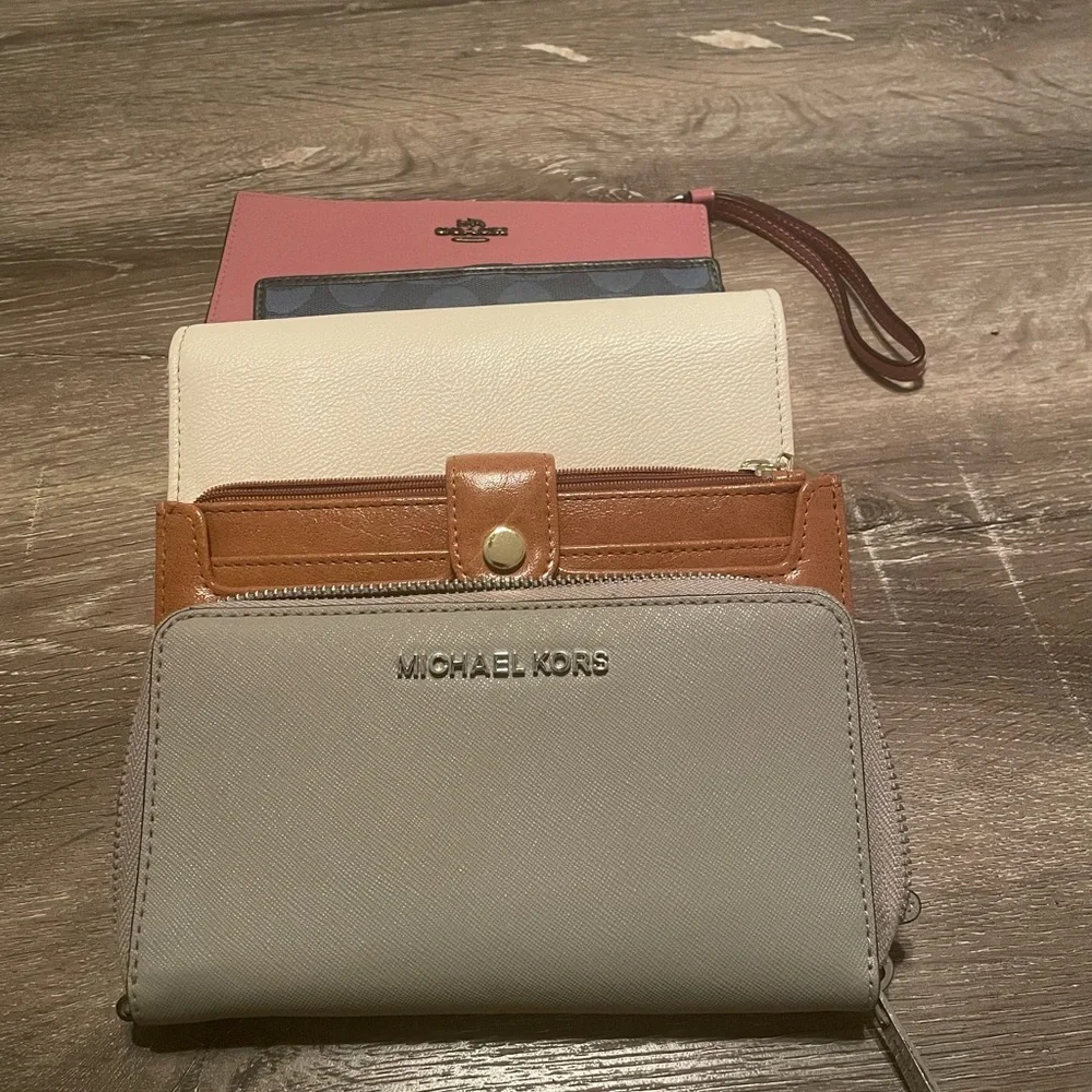 Wallets - Picture 10 of 10